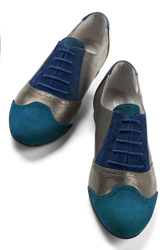 Peacock blue and taupe brown women's fashion lace-up shoes. Round toe. Flat leather soles. Top view - Florence KOOIJMAN